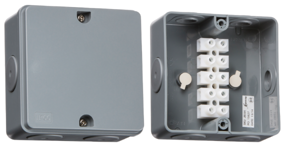 صناديق وتجهيزات كهربائية